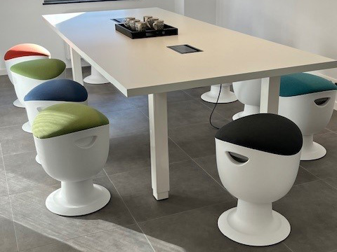 Actief bijzetstoeltje